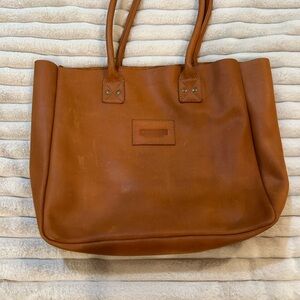 Chic Tan Leather Tote Bag